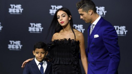 Cristiano Ronaldo e Georgina in attesa di due gemelli da madre surrogata